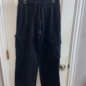 Comfy cargo sweatpants. Brand-Shein Size-XS Excellent condition
